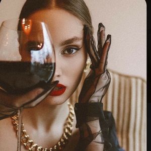 Meet your Posher, María